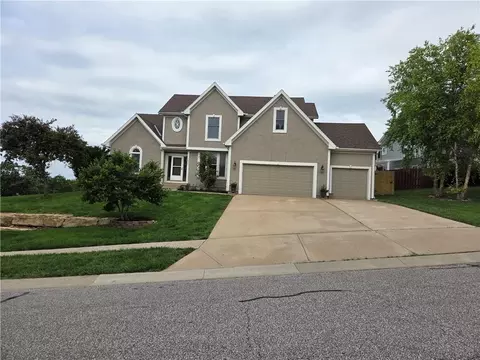 7024 Constance St, Shawnee, KS 66216