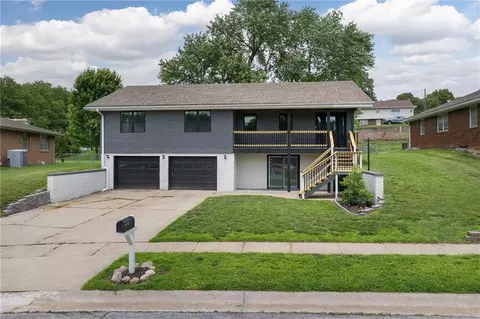 1905 Rosewood Ter, Saint Joseph, MO 64503