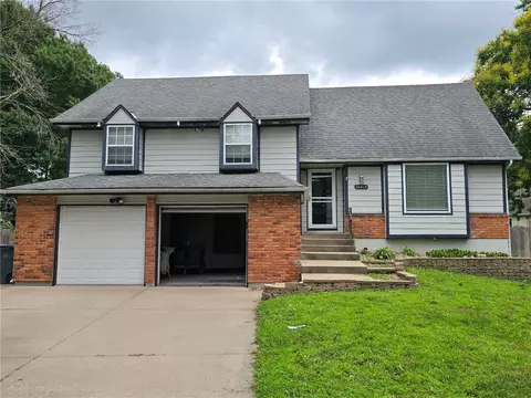 16413 W 139th Cir, Olathe, KS 66062