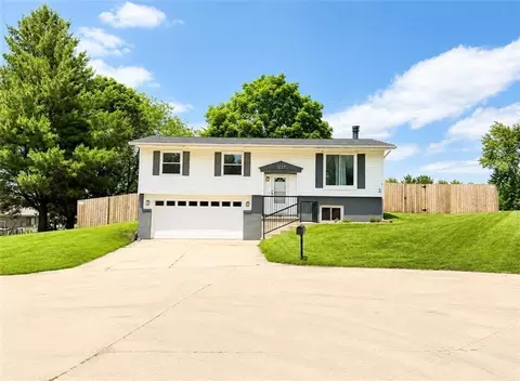1227 Ashwood Cir, Maryville, MO 64468