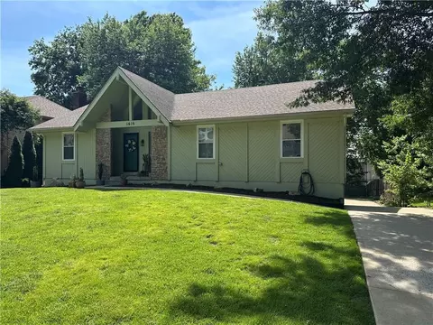 1616 NE Ridgeview Dr, Lees Summit, MO 64086