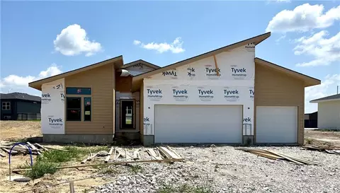 8413 NW 90th Ter, Kansas City, MO 64153