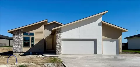8413 NW 90th Ter, Kansas City, MO 64153