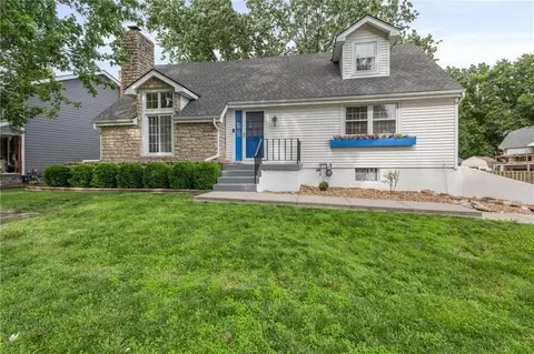 520 SW Windmill Ln, Lees Summit, MO 64082