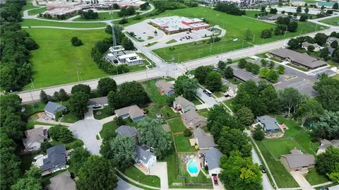 View/Area - 520 SW Windmill Ln, Lees Summit, MO 64082 photo 1 of 2