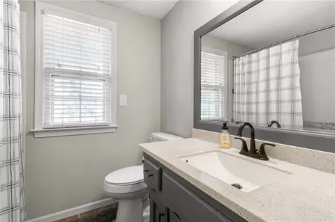 Bath - 520 SW Windmill Ln, Lees Summit, MO 64082 photo 2 of 2