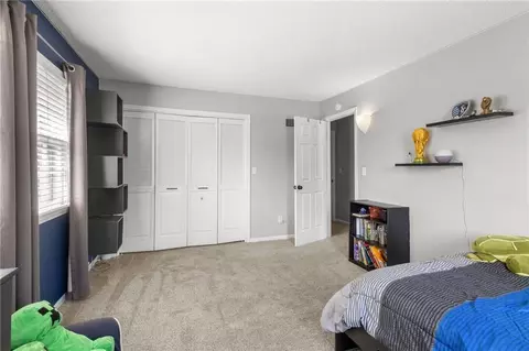 Bedroom - 520 SW Windmill Ln, Lees Summit, MO 64082 photo 3 of 5