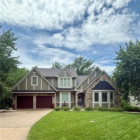 4208 NE Courtney Dr, Lees Summit, MO 64064