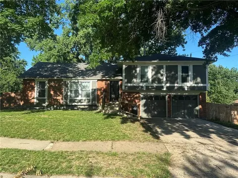 12819 Cambridge Ave, Grandview, MO 64030