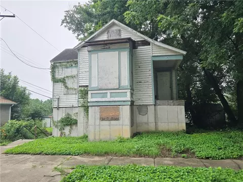 114 E Saint Paul St, Saint Joseph, MO 64505