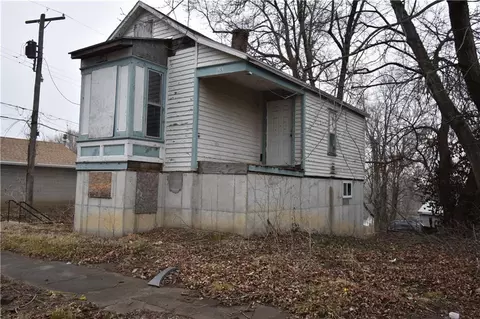 114 E Saint Paul St, Saint Joseph, MO 64505