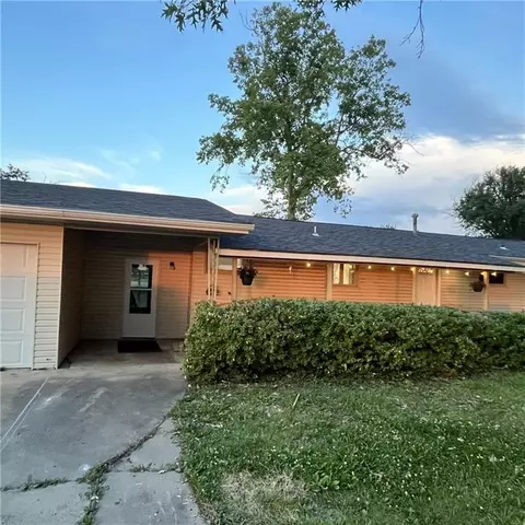 1116 N 3rd St, Fredonia, KS 66736