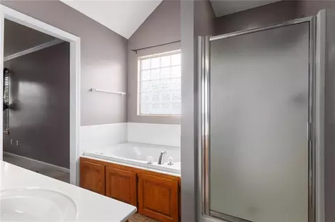 Bath - 717 Canter St, Raymore, MO 64083 photo 1 of 4