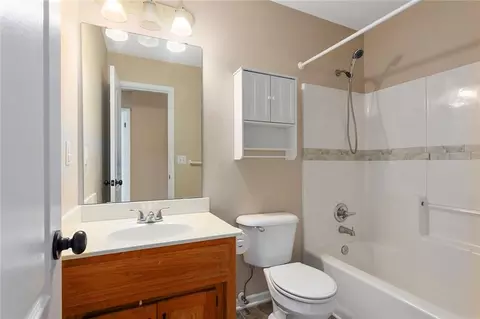 Bath - 717 Canter St, Raymore, MO 64083 photo 4 of 4