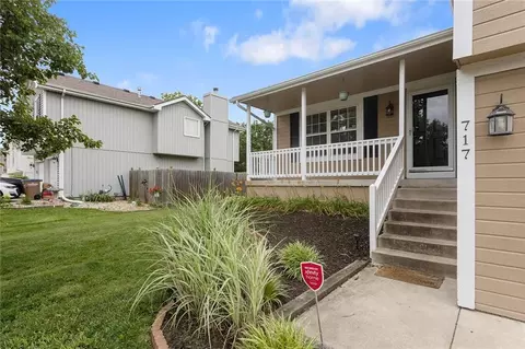 Exterior - 717 Canter St, Raymore, MO 64083 photo 4 of 10