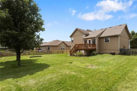 Exterior - 717 Canter St, Raymore, MO 64083 photo 10 of 10