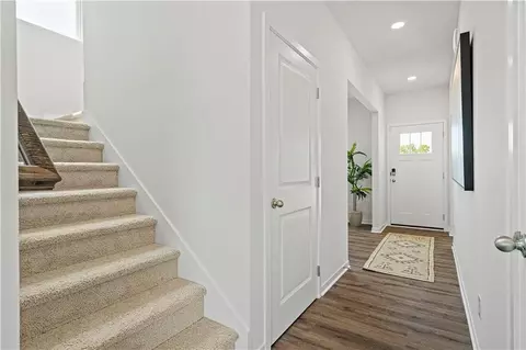 Entry Way - 706 Solstice Cir, Belton, MO 64012 photo 2 of 4
