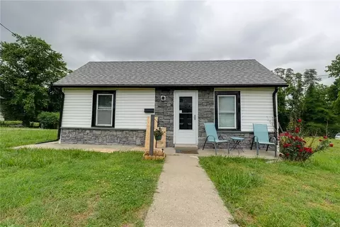 216 N 24th St, Lexington, MO 64067