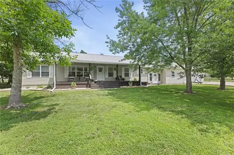 310 W Elm St, Blue Mound, KS 66010