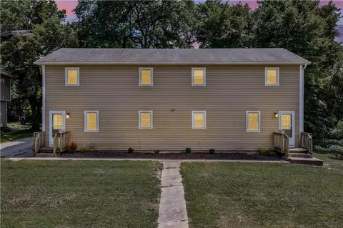 218 W South St, Warrensburg, MO 64093