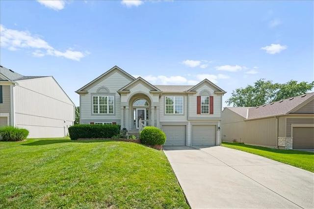 1835 W Concord Dr, Olathe, KS 66061