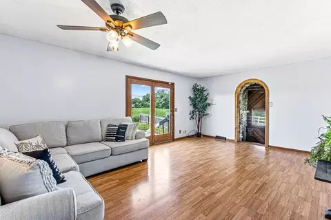 Living - 3911 Bucher Dr, Saint Joseph, MO 64503 photo 3 of 4