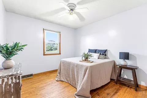Bedroom - 3911 Bucher Dr, Saint Joseph, MO 64503 photo 1 of 10