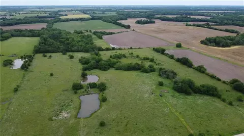 000 Wagon Rd, Mapleton, KS 66754 photo 2