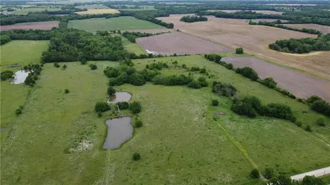 000 Wagon Rd, Mapleton, KS 66754