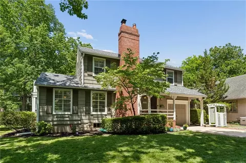 2004 W 50th St, Westwood Hills, KS 66205
