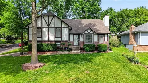 1912 NW 9th Street Ct, Blue Springs, MO 64015
