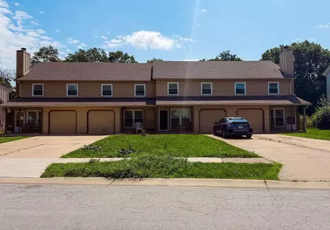 745-51 SE Country Ln, Lees Summit, MO 64063