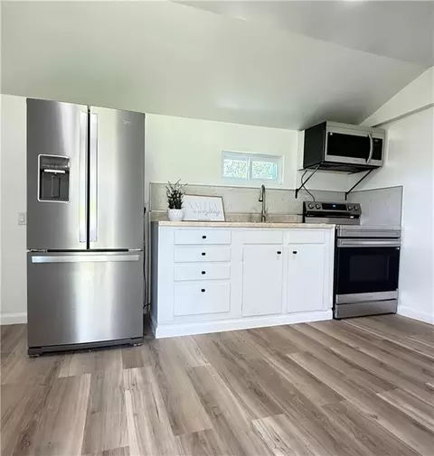Kitchen - 710 Elliott St, Buckner, MO 64016 photo 8 of 11