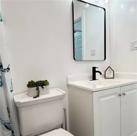 Bath - 710 Elliott St, Buckner, MO 64016 photo 3 of 7