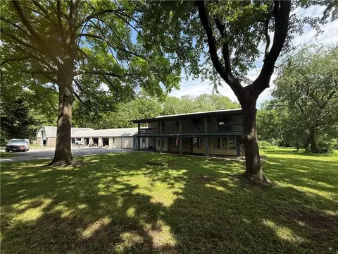 11310 Lister Dr, Kansas City, MO 64137