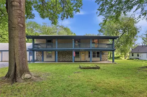 11310 Lister Dr, Kansas City, MO 64137
