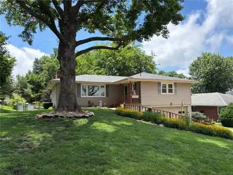 3426 Linda Ln, Saint Joseph, MO 64506