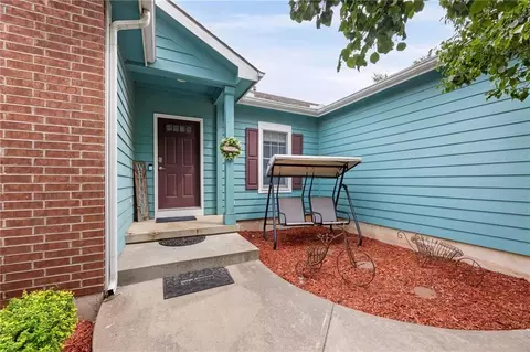 1405 Pine Ct, Ottawa, KS 66067