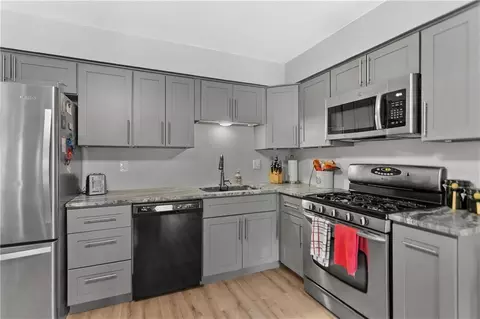 Kitchen - 8019 E 130 Ct, Grandview, MO 64030 photo 4 of 4