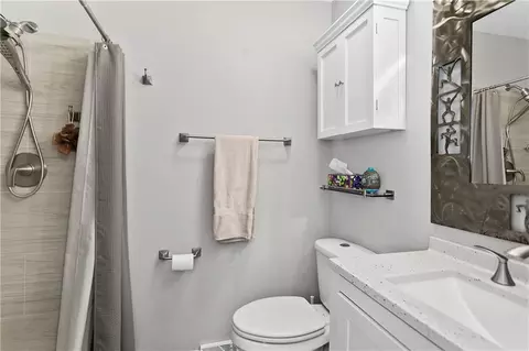 Bath - 8019 E 130 Ct, Grandview, MO 64030 photo 3 of 3