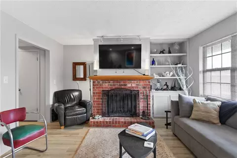 Living - 8019 E 130 Ct, Grandview, MO 64030 photo 3 of 4