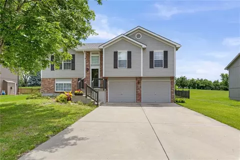 6819 NE 113th Ter, Kansas City, MO 64156