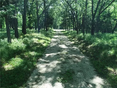 Metcalf Rd Road, Louisburg, KS 66053