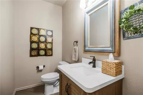 Bath - 4317 NE Maplegate Ct, Lees Summit, MO 64064 photo 1 of 5