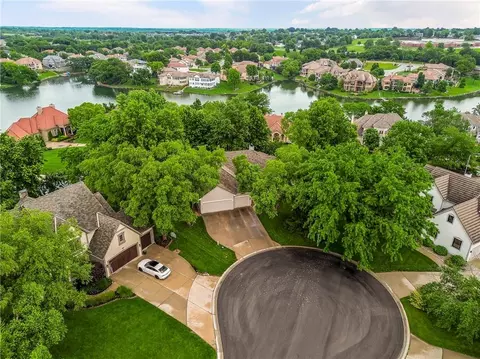 View/Area - 4317 NE Maplegate Ct, Lees Summit, MO 64064 photo 2 of 3