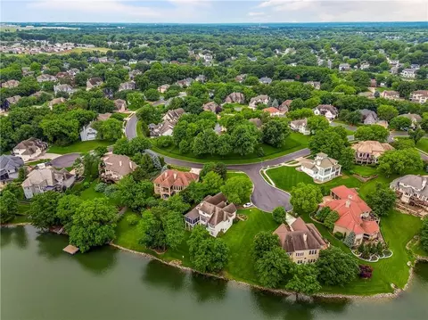 View/Area - 4317 NE Maplegate Ct, Lees Summit, MO 64064 photo 3 of 3
