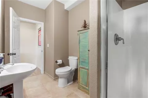 Bath - 4317 NE Maplegate Ct, Lees Summit, MO 64064 photo 5 of 5