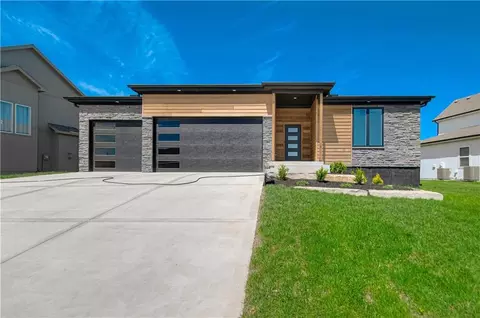7604 N Gower Ave, Kansas City, MO 64151