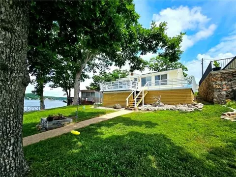 2205 Spring Cove Rd, Sunrise Beach, MO 65079