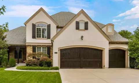 16105 Barton St, Overland Park, KS 66221